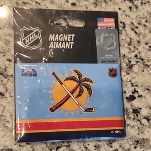 NHL Palm Tree and Hockey Stick Magnet - Blue and Yellow NWT